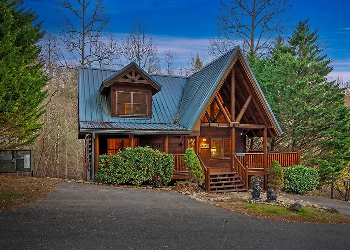 Hot Tub Theater Room Outdoor Living Area Gatlinburg